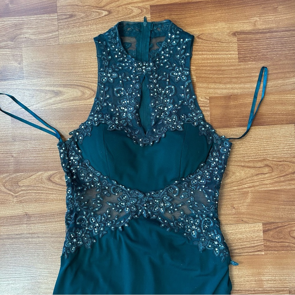 Elegant emerald green prom beaded dress - Picture 4 of 8